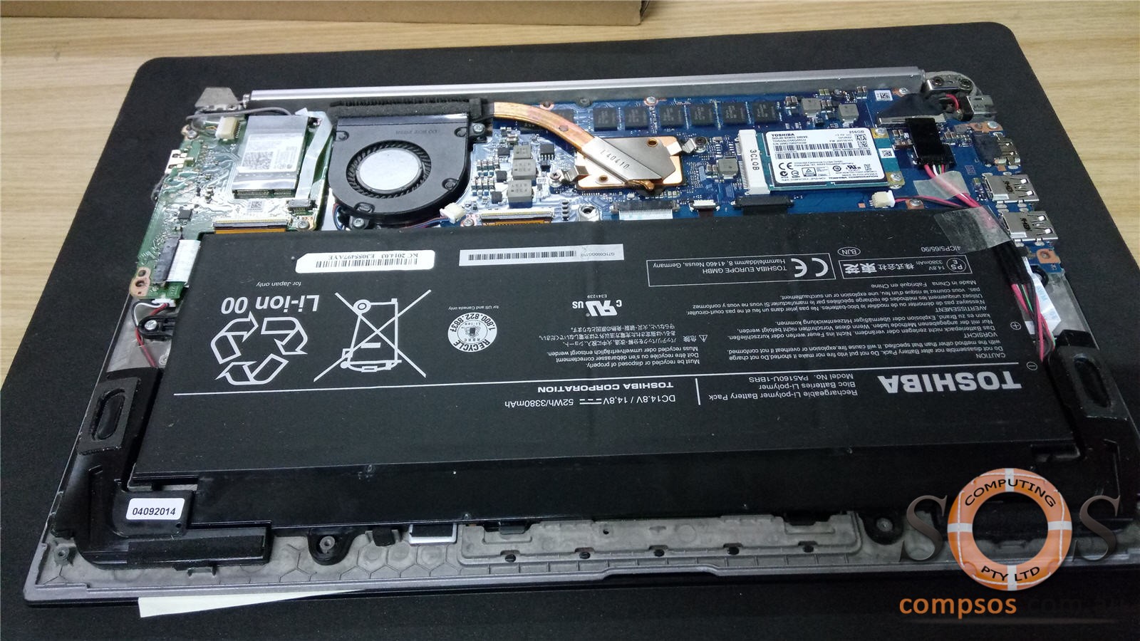 Toshiba Kirabook Touch showing battery and memory